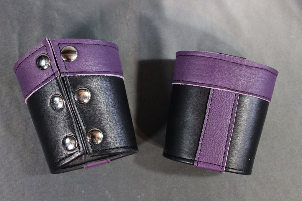T-Striped Bracer (Single Bracer)