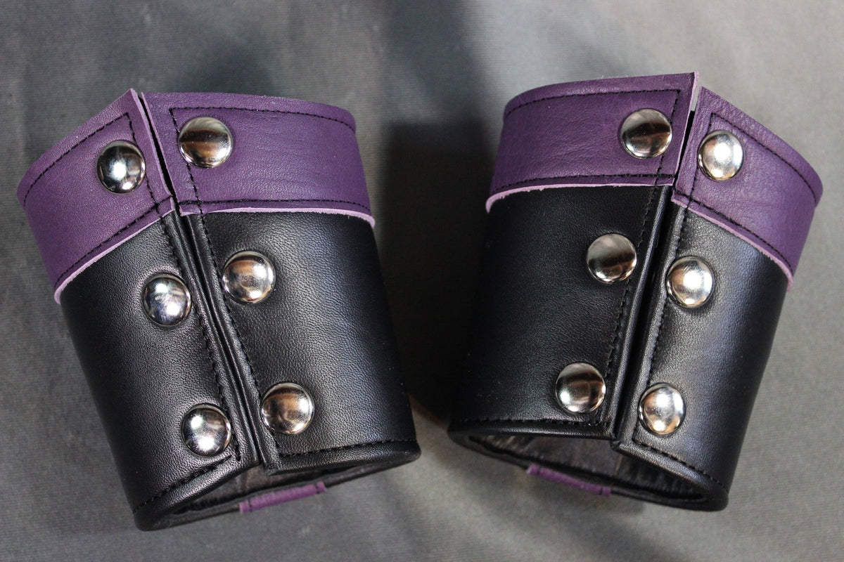 T-Striped Bracer (Single Bracer)