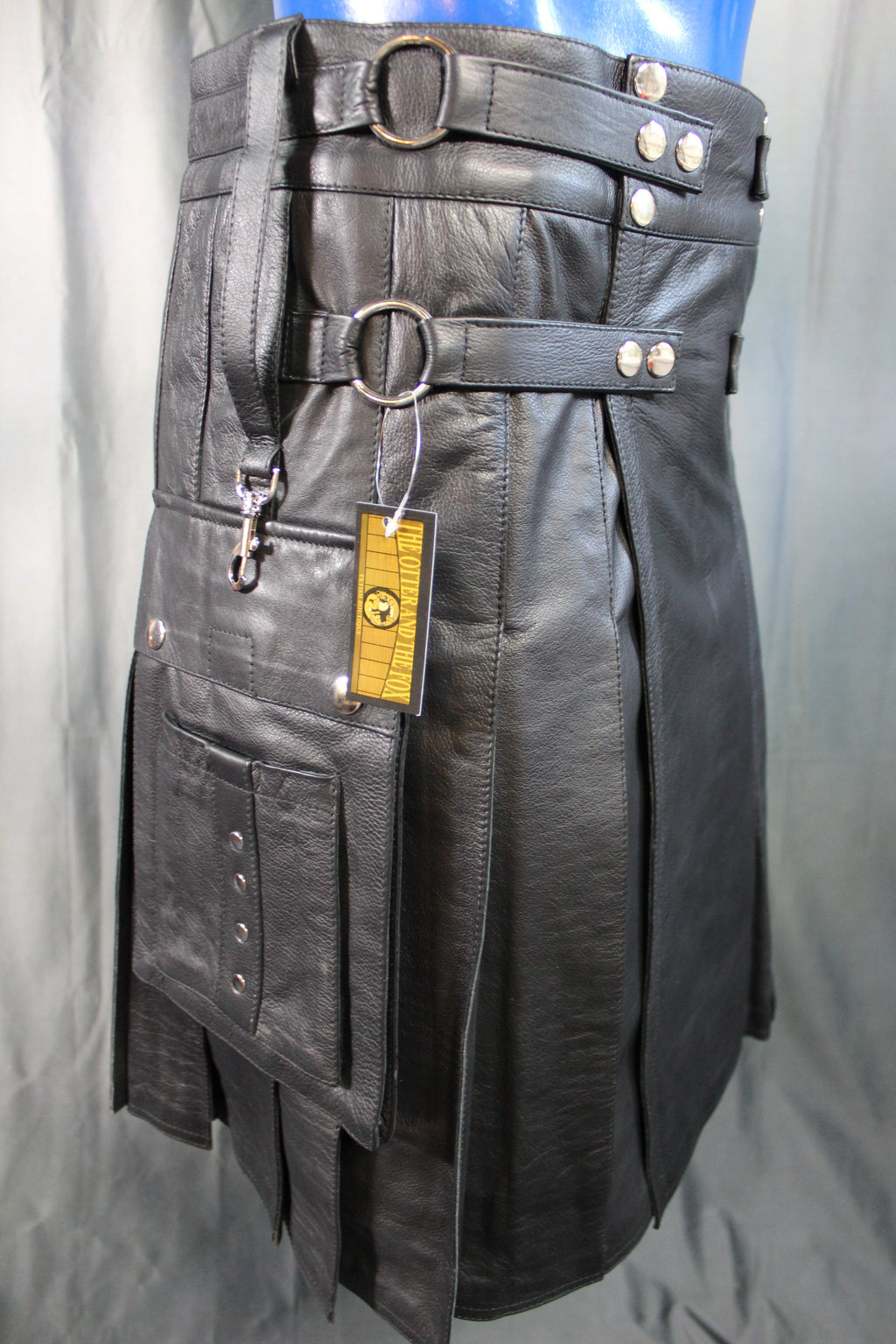 The Otter and The Fox Leather Kilt in Classic Black